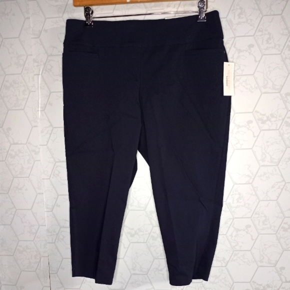 Christopher & Banks Pull-On Signature Stretch Crop - Picture 6 of 16